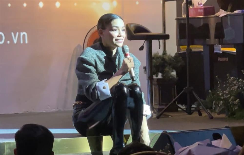 Hồ Ngọc Hà dương tính Covid-19, đại gia đình sống chung ra sao?-1