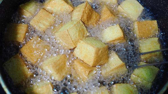 Mẹo để có nguyên liệu làm bún đậu mắm tôm thơm ngon, chuẩn vị-4