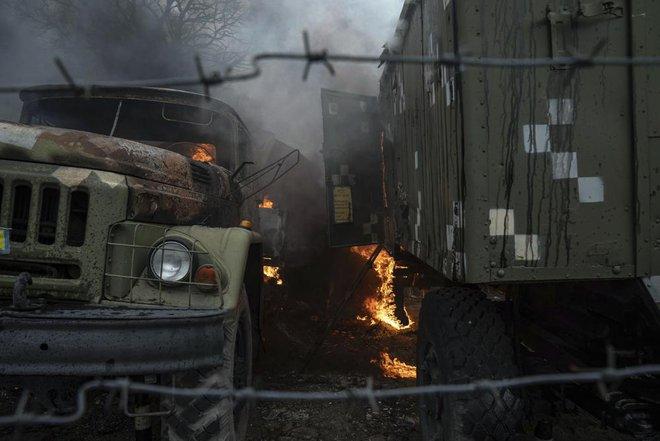 NÓNG: Nga ngừng bắn để dân Ukraine rời Mariupol-1