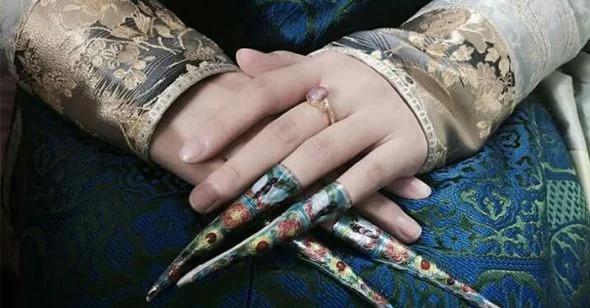 Lý do phi tần nhà Thanh coi móng tay giả là vật bất ly thân-1