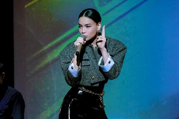 Dân mạng réo gọi Lâm Bảo Châu học Kim Lý một điều đặc biệt-8