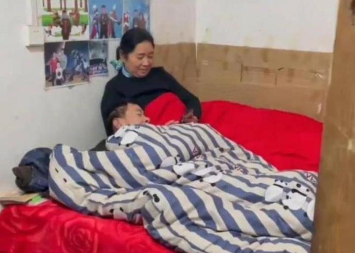 Ngưỡng mộ tình cảm của bố mẹ chồng cô gái ở Trung Quốc-1