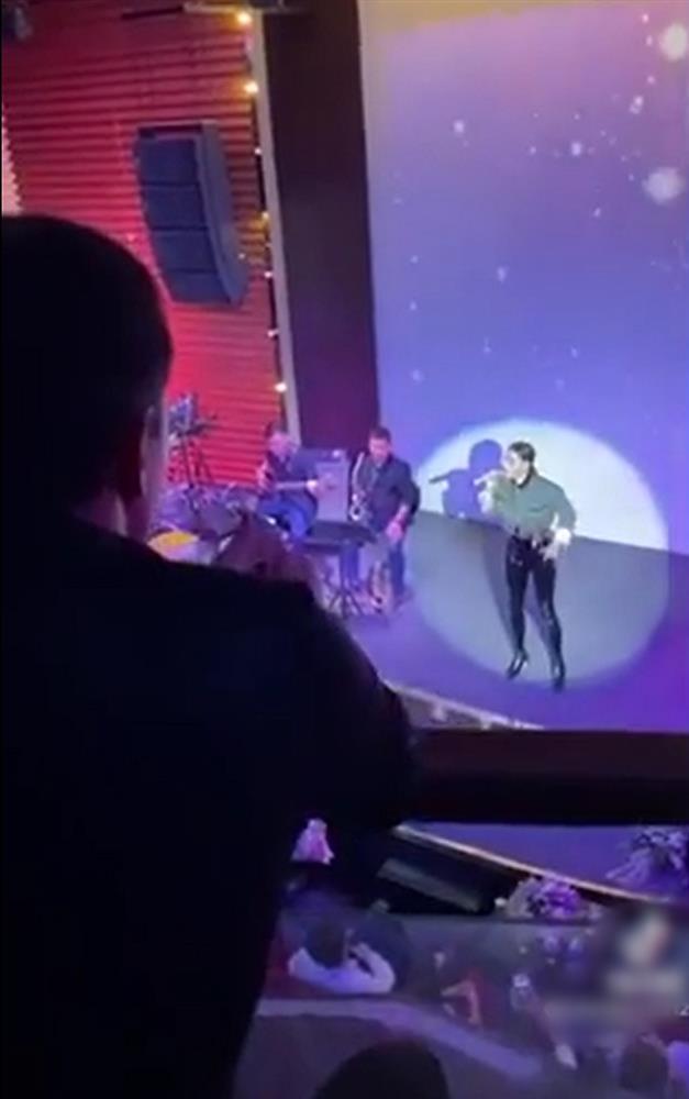 Dân mạng réo gọi Lâm Bảo Châu học Kim Lý một điều đặc biệt-5