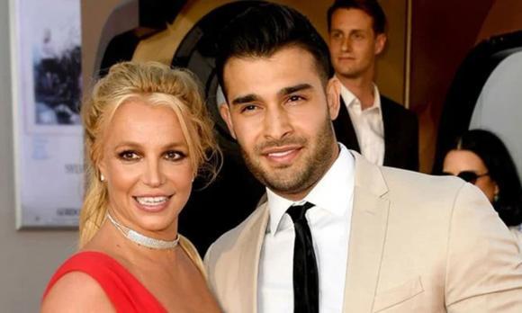 Rộ tin Britney Spears đã bí mật kết hôn với bạn trai-1
