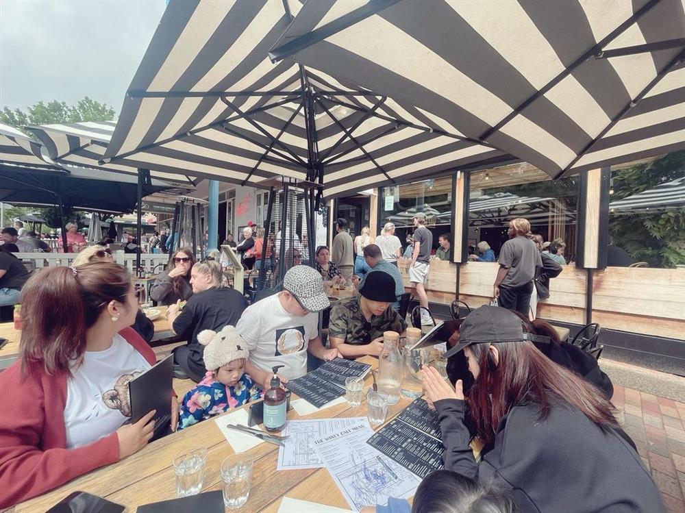 Minh Hải liên tục đăng ảnh sau chia tay Hòa Minzy, thái độ ra sao?-2