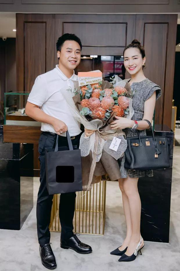 Minh Hải liên tục đăng ảnh sau chia tay Hòa Minzy, thái độ ra sao?-6