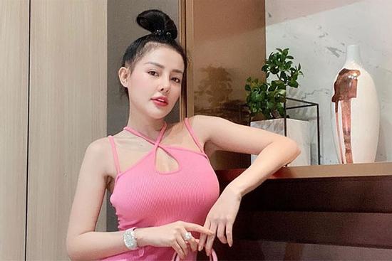 Bị mắng gái hư hỏng, Ngân 98 đáp trả khiến antifan 'ngất xỉu'