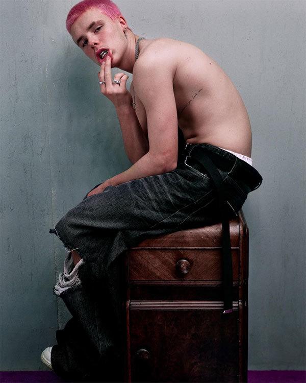 Cậu út nhà Becks chia tay bạn gái để lo sự nghiệp-2