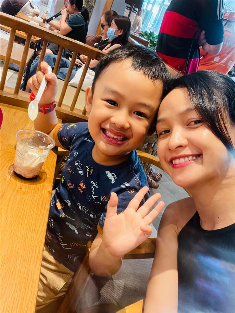 Chồng Lê Bê La hiếm hoi xuất hiện, đối xử con riêng của vợ ra sao?-10