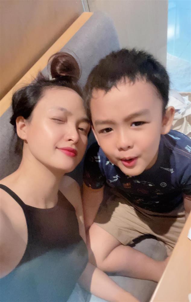 Chồng Lê Bê La hiếm hoi xuất hiện, đối xử con riêng của vợ ra sao?-11