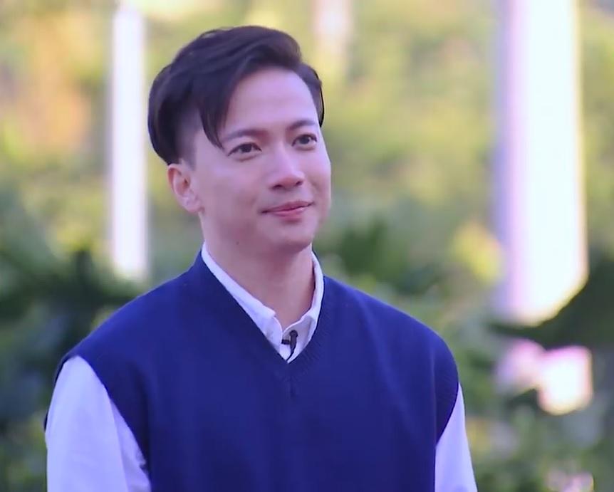 8 sao Việt nhập ngũ: Visual Hòa Minzy 10 điểm vẫn có đối thủ-23