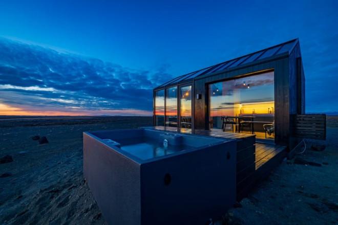 Bạn có thể nhìn thấy cực quang từ trên giường tại Airbnb-7