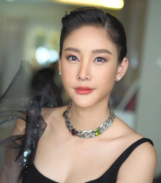 Sốc trước tin mẹ ruột sao Chiếc Lá Cuốn Bay mất 7 năm trước-4