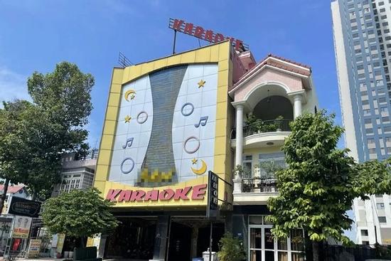 Tin mới vụ cô gái nhảy lầu vì bị ép tiếp khách ở quán karaoke
