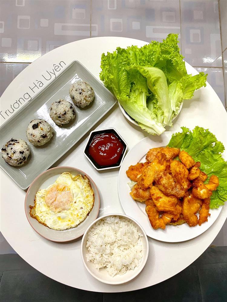 Mâm cơm sinh viên giá chỉ 100k, hội Gen Z nhìn mà ứa nước miếng-3