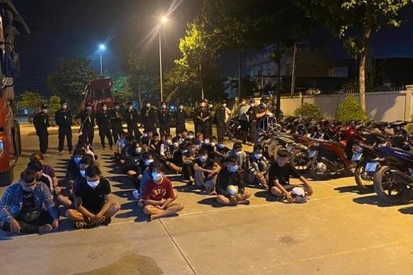 Bắt khẩn cấp tài xế ô tô biểu diễn drift trước Nhà hát Lớn-3