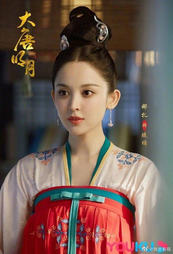 Diễn dở hạch nhưng thù lao cao vô lý: Nhiệt Ba ôm 350 tỷ chưa là gì-1