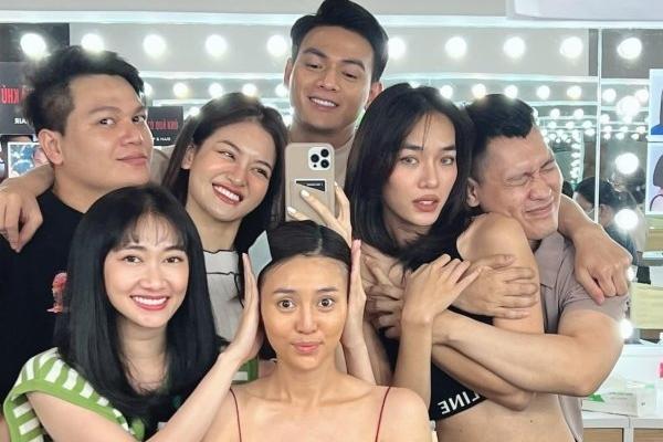 Hà Hồ lộ mặt mộc 0% son phấn, mất điểm vì chi tiết hệt Lệ Quyên-8