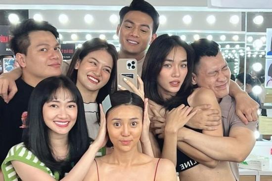 Ninh Dương Lan Ngọc lộ bọng mắt và mặt mộc kém sắc