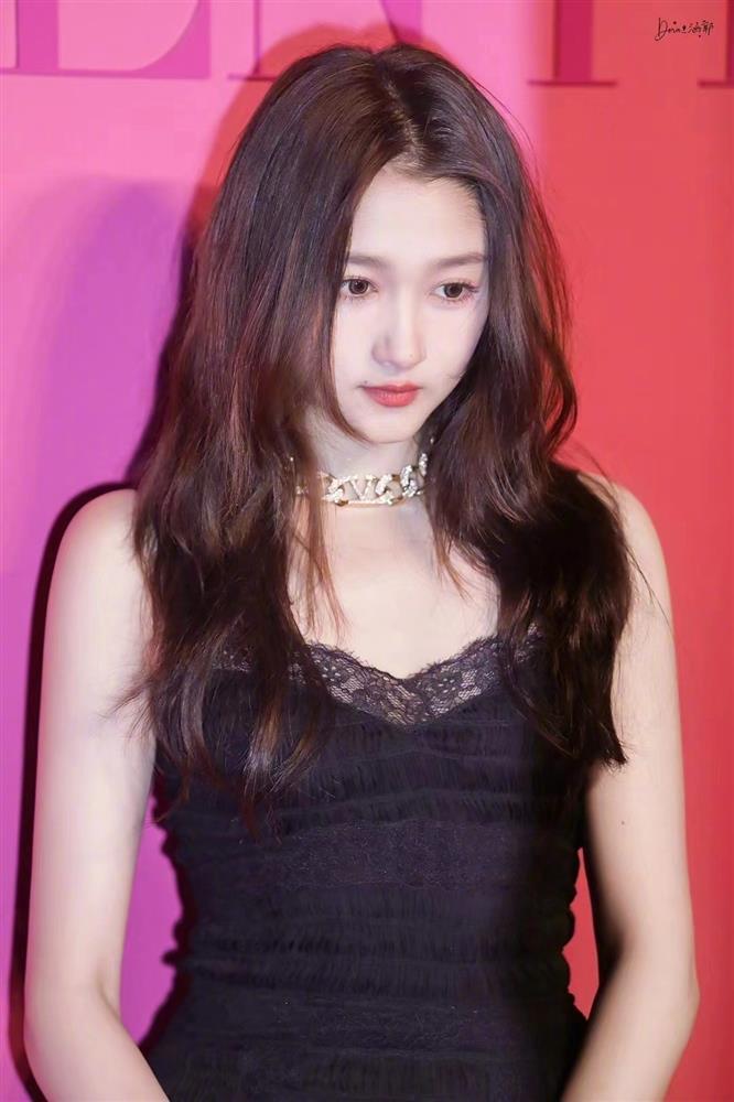 Quan Hiểu Đồng gặp Tôn Lệ sau 18 năm: Cô gái nhỏ giờ đẹp ngất ngây-9