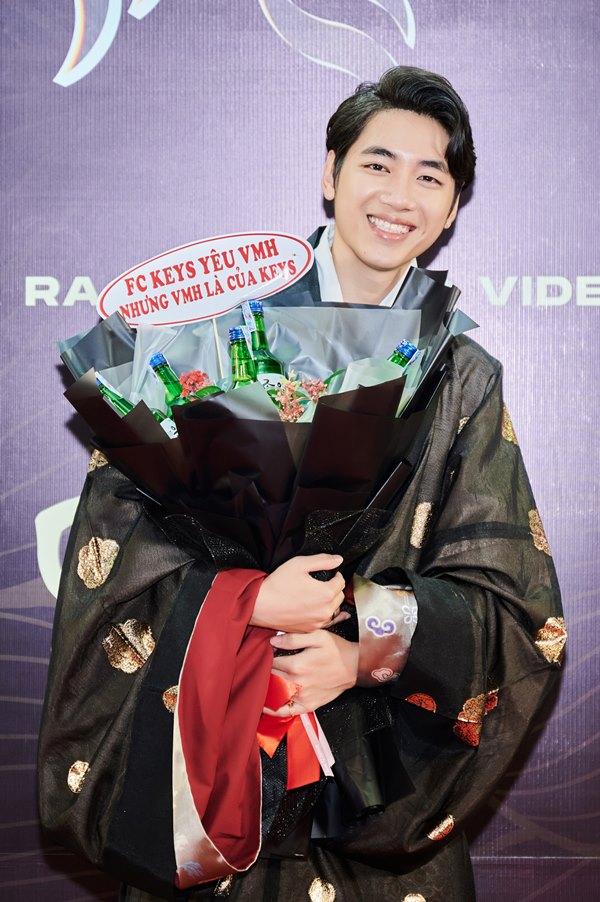 K-ICM trở thành con nuôi nữ ca sĩ Phương Thanh-1