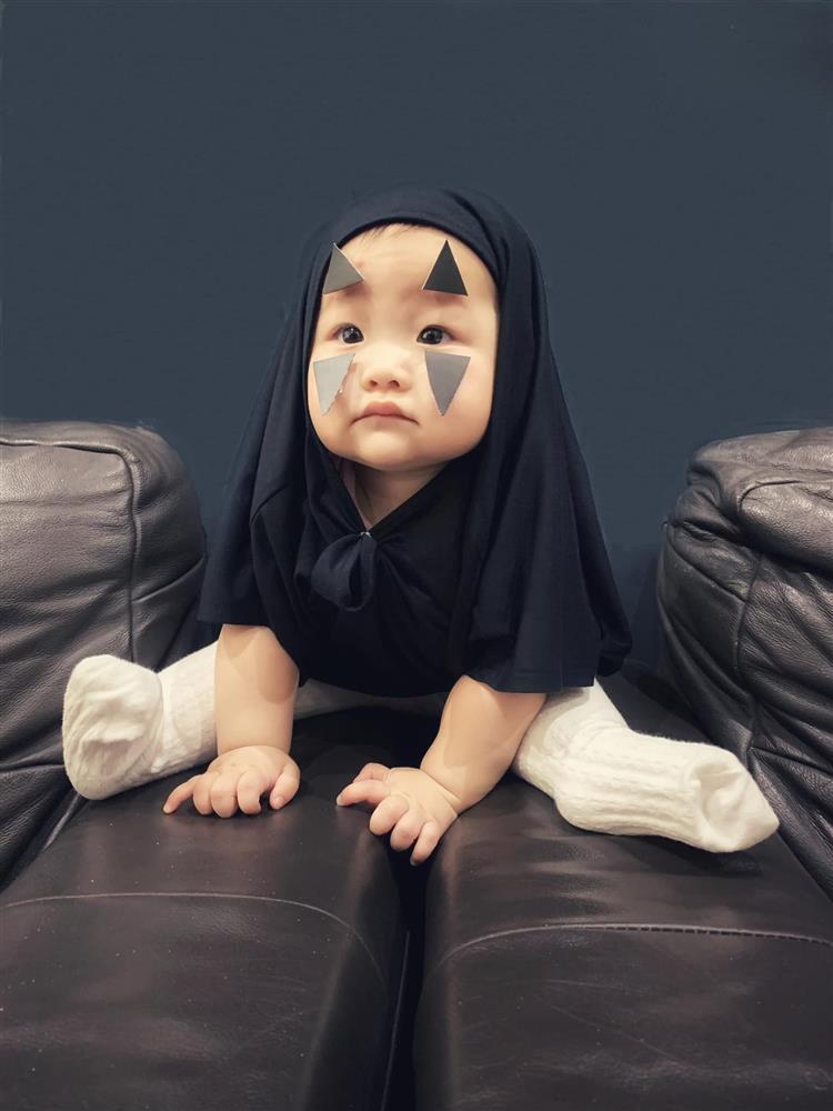 Cháu gái Trấn Thành gây bão biểu cảm trái ngược bố mẹ-7