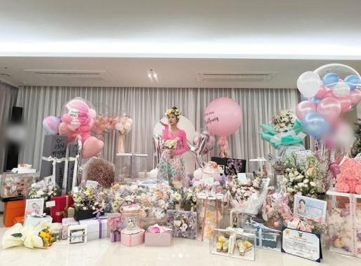 Choáng núi quà sinh nhật ngập phòng Park Min Young, Lee Min Ho-2