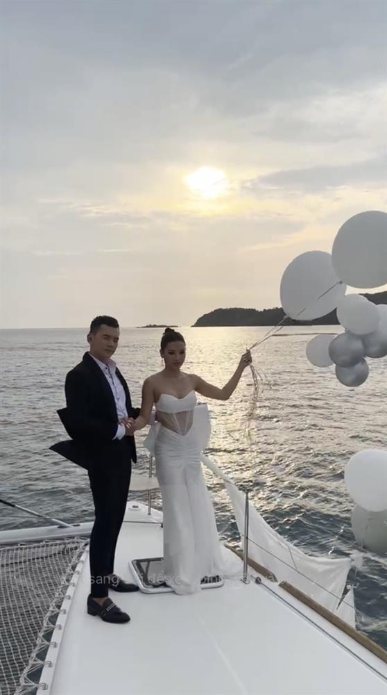 Đi chụp ảnh cưới, Phương Trinh Jolie tranh thủ khoe body với bikini-6