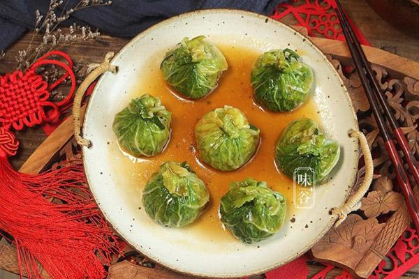 Gái đảm ngớ người khi rán cá ngon thế mà có thứ lại tức tưởi ra đi-6