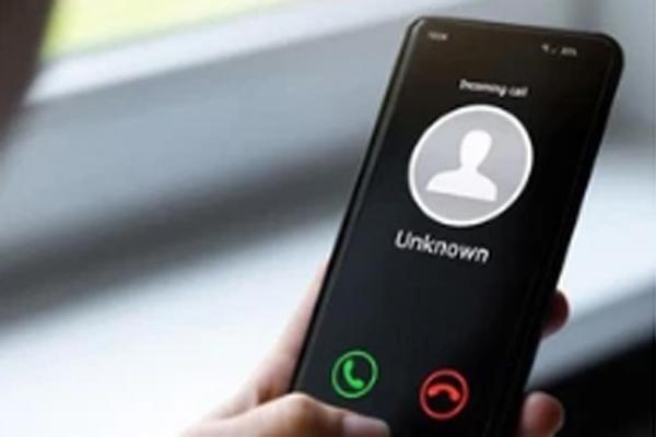 Người đàn ông 74 tuổi mất 600 triệu đồng sau cuộc điện thoại-1