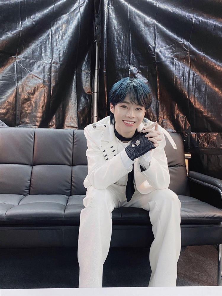 Hanbin Ngô Ngọc Hưng cẩn thận toang vì sớm mắc bệnh ngôi sao!-4