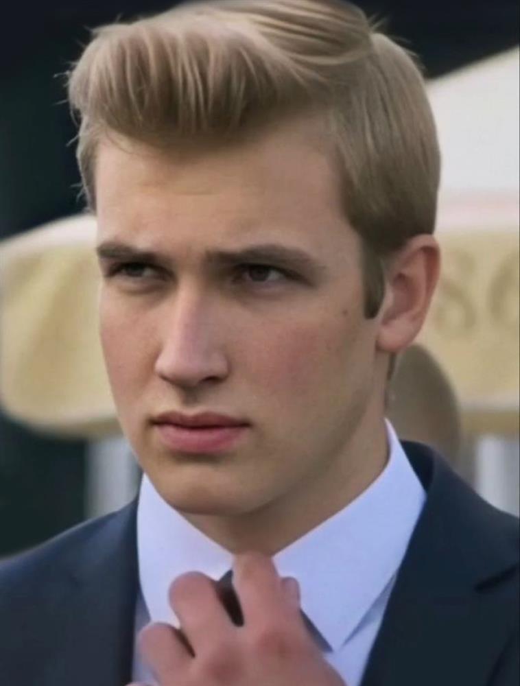 Soái ca hot nhất TikTok lúc này: Con trai Tổng thống, tài năng đỉnh cao-6