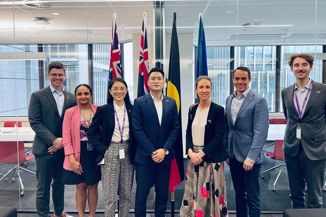 Em chồng Hà Tăng chắc cú đám cưới với Linh Rin-6