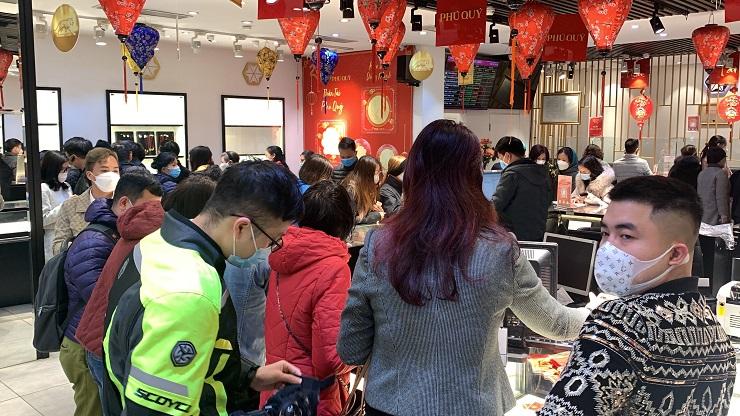 Những người mua vàng ngày vía Thần Tài đến giờ đã lãi bao nhiêu?-1