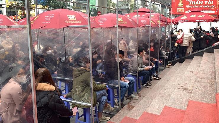 Những người mua vàng ngày vía Thần Tài đến giờ đã lãi bao nhiêu?-3