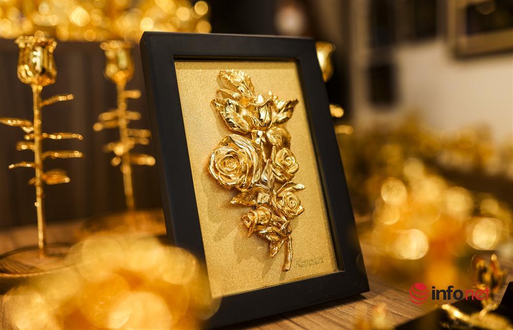 Hoa hồng mạ vàng hút khách ngày 8/3, giới trẻ đua nhau săn lùng-8