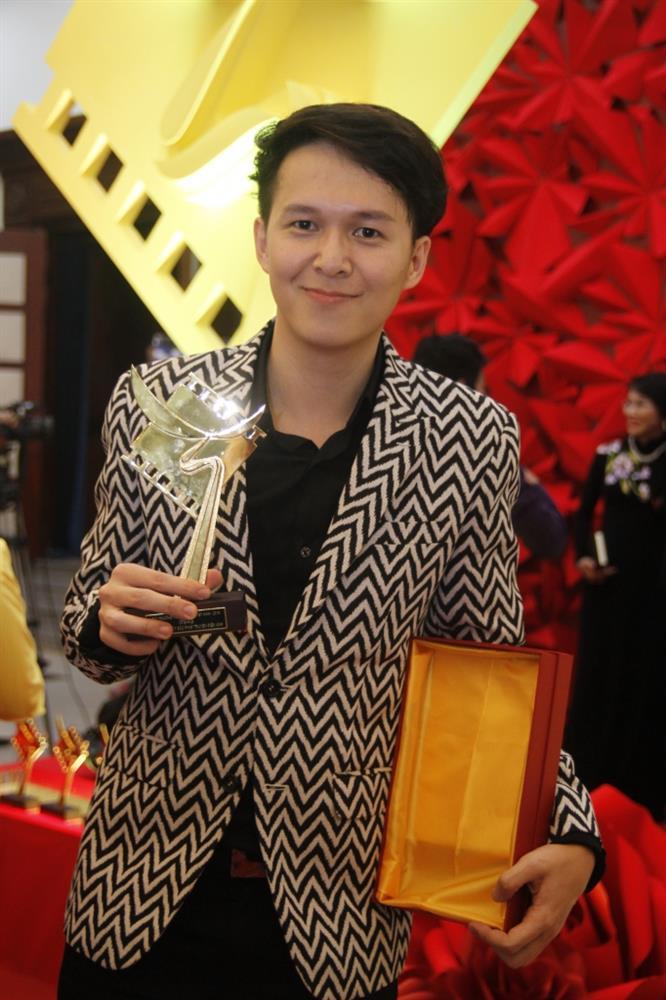 Sự nghiệp đạo diễn Vũ Ngọc Phượng: Vỏn vẹn 3 phim, rất nhiều giải thưởng-4