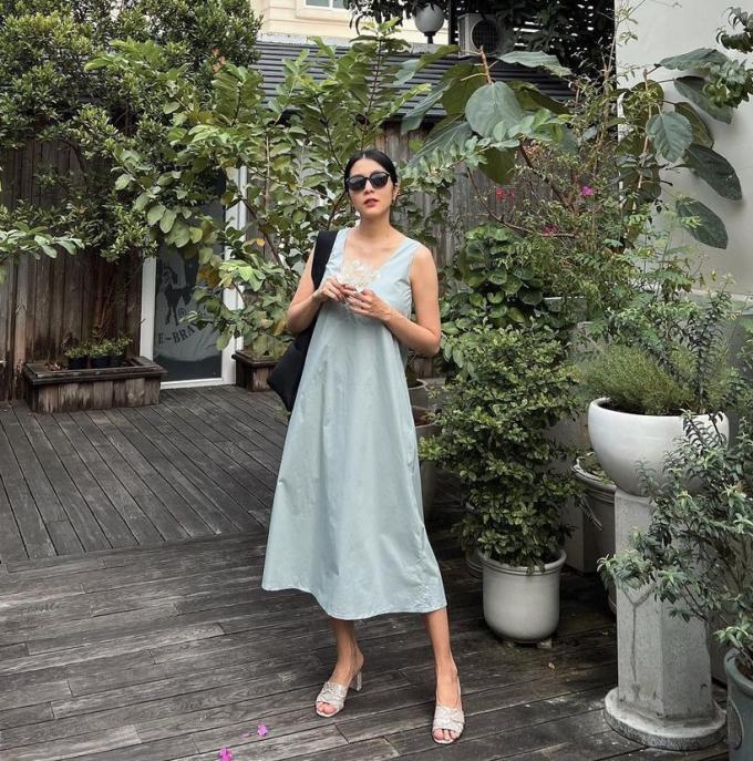 Đúng 8/3, Tăng Thanh Hà khoe lưng trần với váy xẻ táo bạo-3