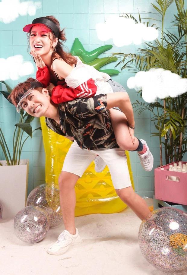 Một cặp đôi Vbiz bị tóm gọn diện đồ đôi dạo phố-5