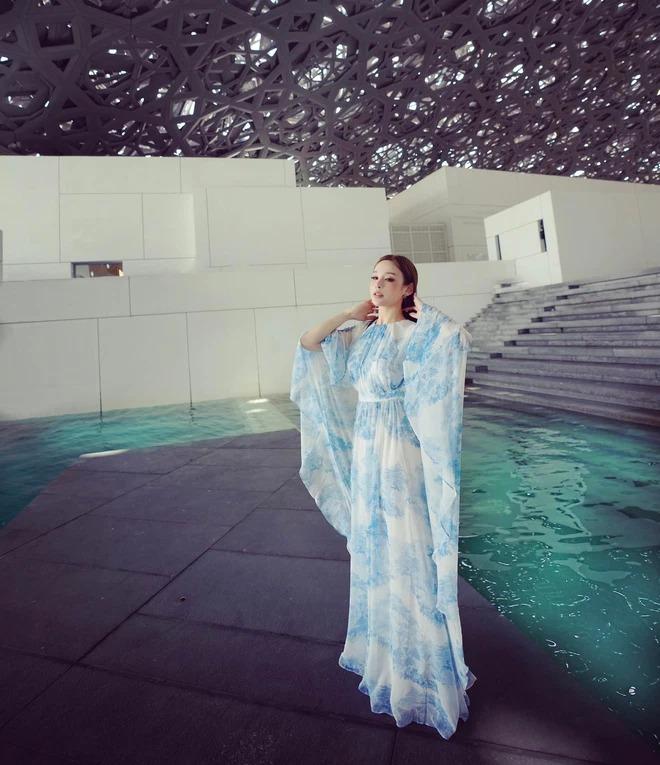 Huyền Baby khoe body nóng rẫy ở Dubai mừng 8/3-6