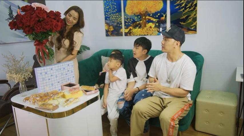 Dàn sao khoe quà 8/3: Vợ Khắc Việt nổi bần bật với xe hơn 7 tỷ-6