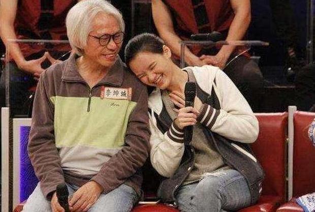 Cặp đôi ông cháu lệch nhau 40 tuổi giờ ra sao?-1