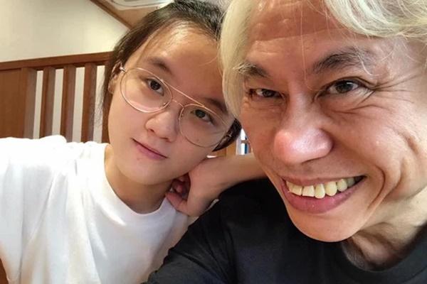 Bé gái được đại gia Dubai nhận nuôi trổ mã sau 9 năm-12