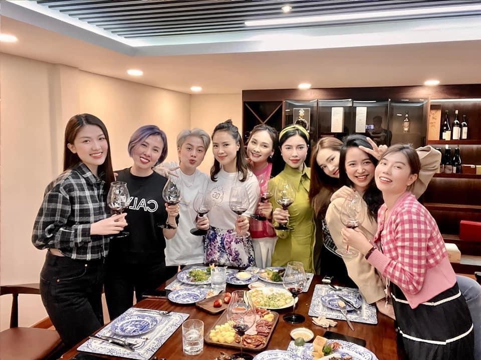 Nhã Phương như người vô hình giữa dàn sao vũ trụ VTV-3