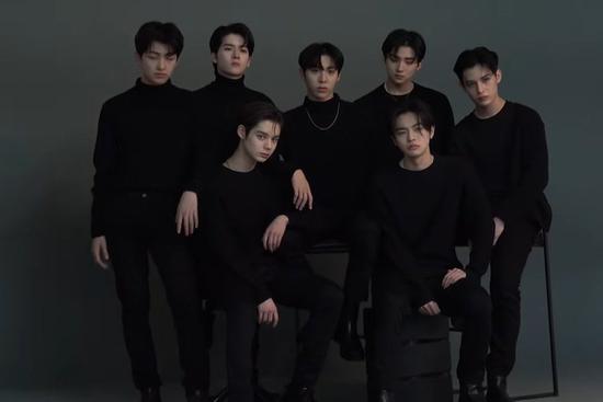 BTS có em trai mới, visual cực bén khiến các chị đua nhau gọi 'oppa'