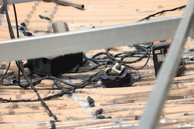 TP.HCM: Cháy xưởng chứa nệm, bà ôm cháu đang ngủ tháo chạy-1