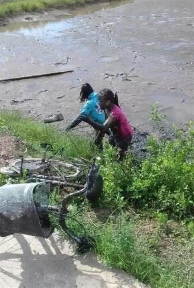 Cạn lời những pha úp vỉa xuống ruộng của các dân chơi hệ phóng-5