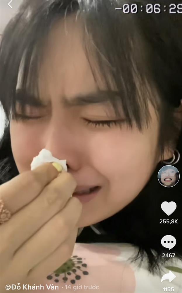Khánh Vân khóc nức nở vì F0, netizen mắng bệnh công chúa-1