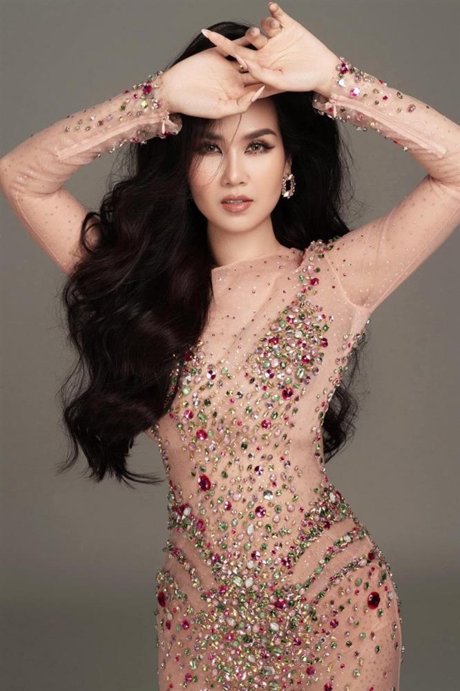 Võ Hạ Trâm vật lộn vì ngực khủng, không chọn nổi váy sau sinh-4