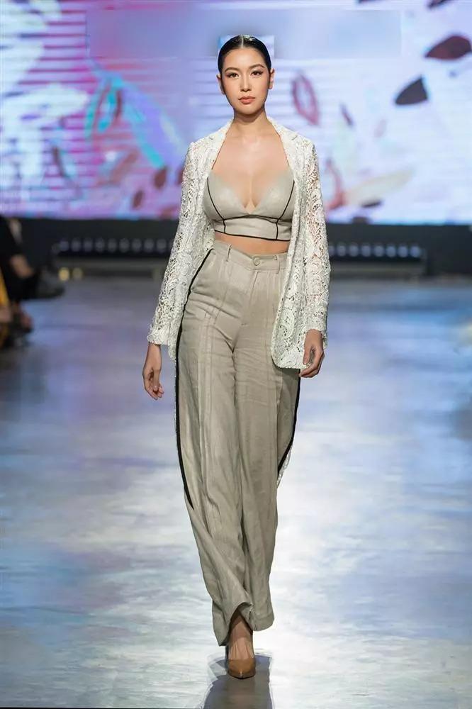 Võ Hạ Trâm vật lộn vì ngực khủng, không chọn nổi váy sau sinh-10